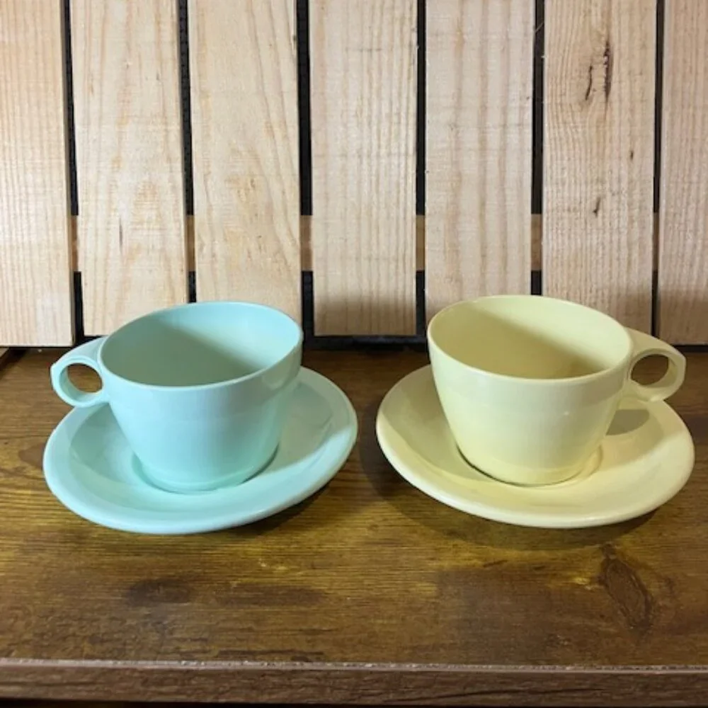 Vintage Texas Ware Melamine Coffee Cups & Saucers Set of‎ Four